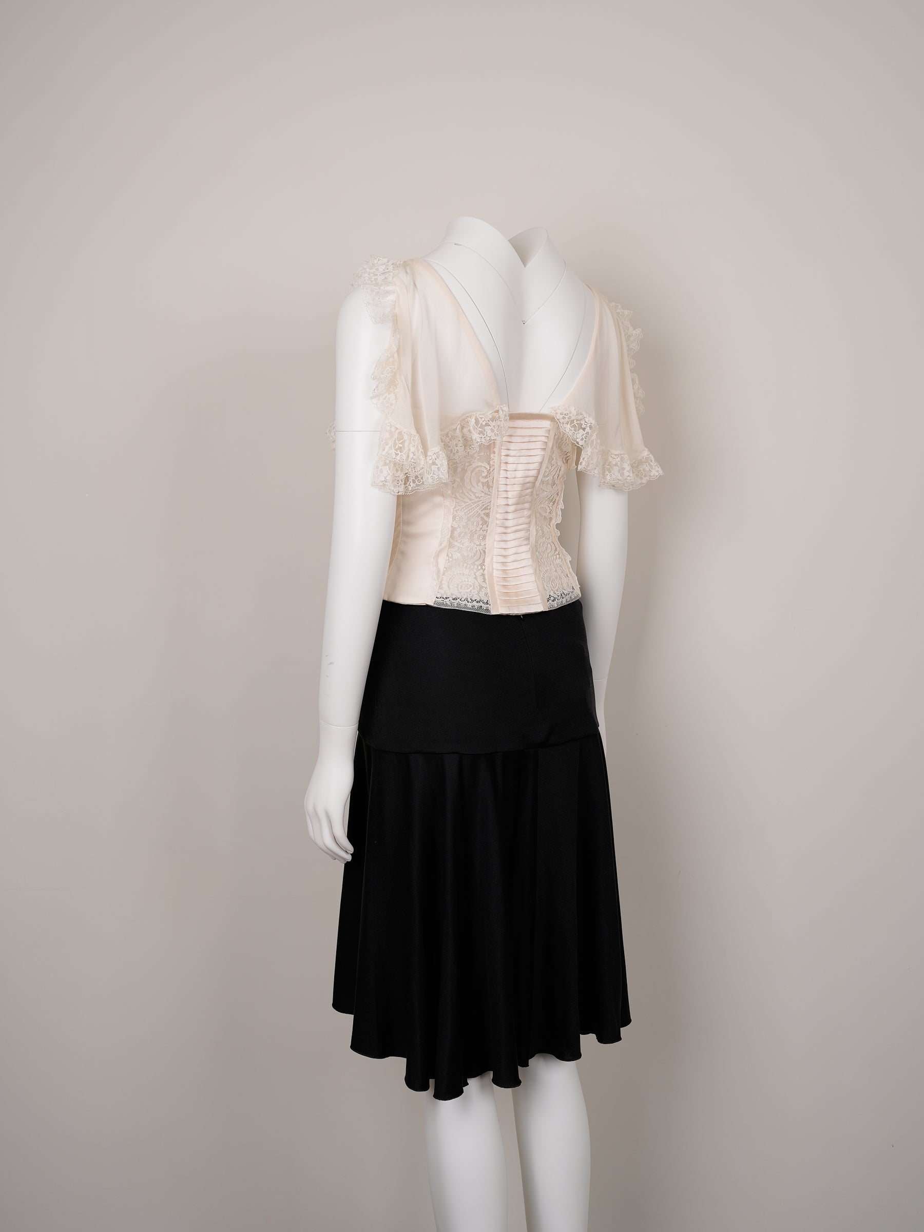 Valentino Spring/Summer 2004 Runway Angelic Ivory Lace Corset & Black Skirt Set - Pulled