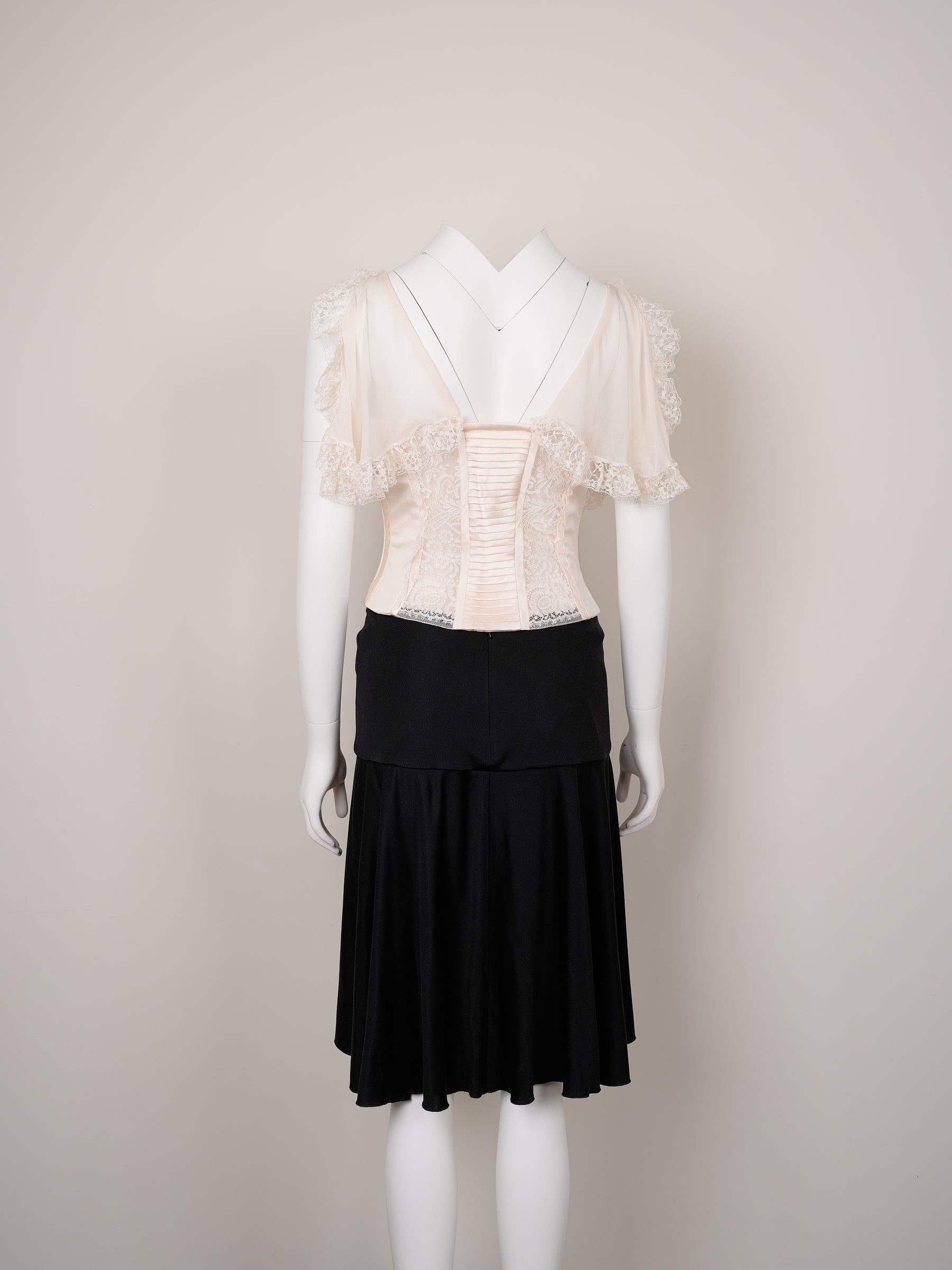 Valentino Spring/Summer 2004 Runway Angelic Ivory Lace Corset & Black Skirt Set - Pulled