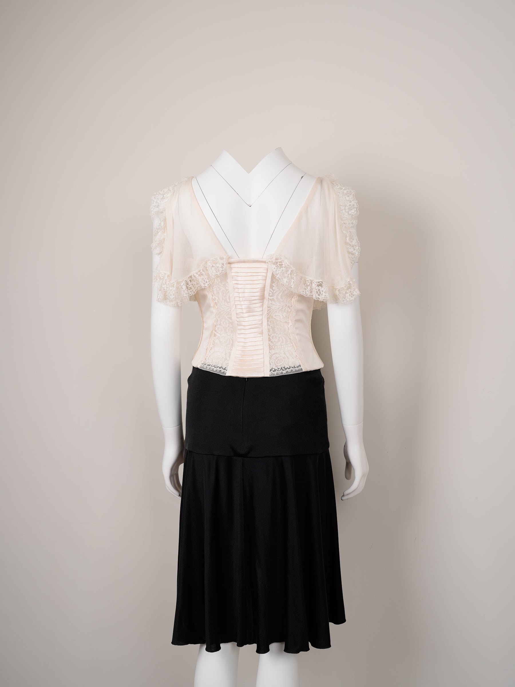 Valentino Spring/Summer 2004 Runway Angelic Ivory Lace Corset & Black Skirt Set - Pulled