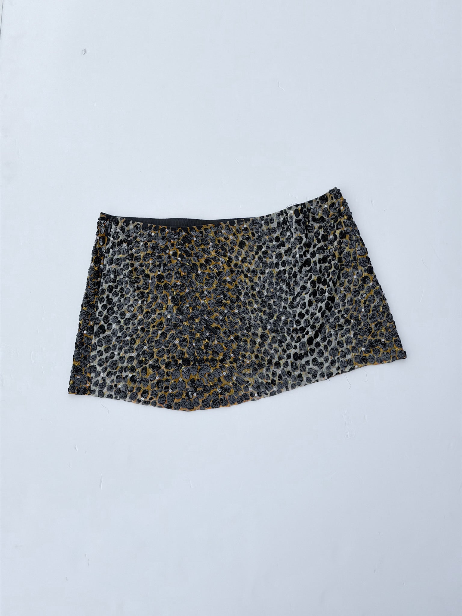 Dolce & Gabbana Fall/Winter 1999 Leopard Sequin Silk Skirtl - Pulled