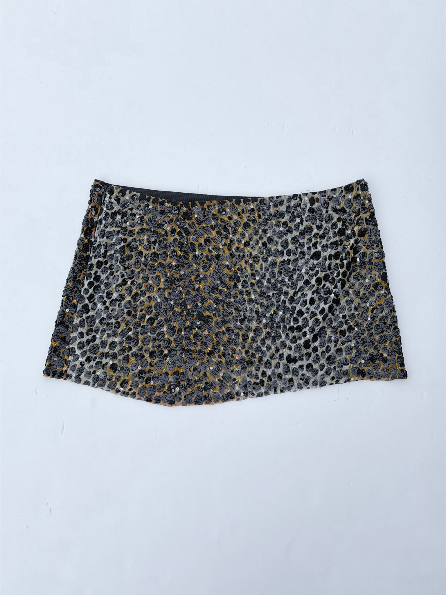 Dolce & Gabbana Fall/Winter 1999 Leopard Sequin Silk Skirtl - Pulled