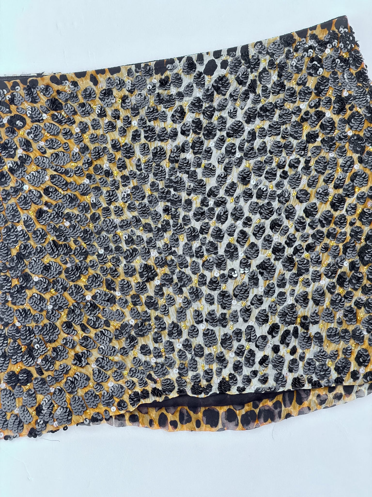 Dolce & Gabbana Fall/Winter 1999 Leopard Sequin Silk Skirtl - Pulled