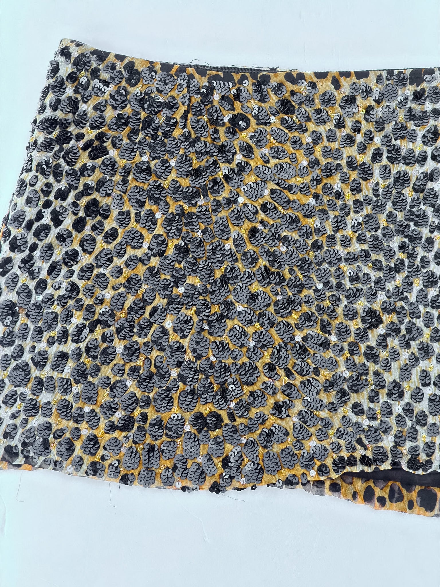 Dolce & Gabbana Fall/Winter 1999 Leopard Sequin Silk Skirtl - Pulled