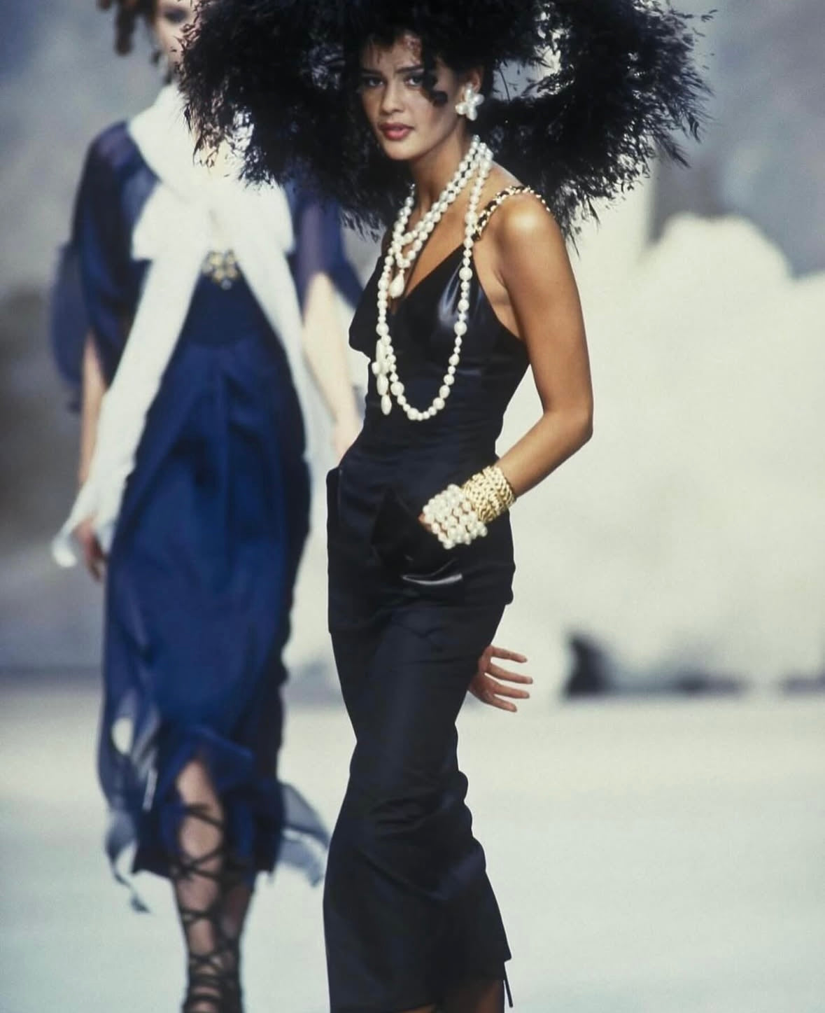 Vintage Chanel Haute Couture 1992 Gold Hardware Dress – Cafe